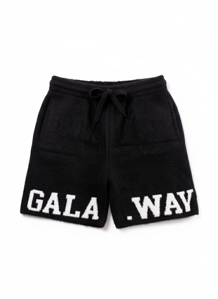 Gala short in black